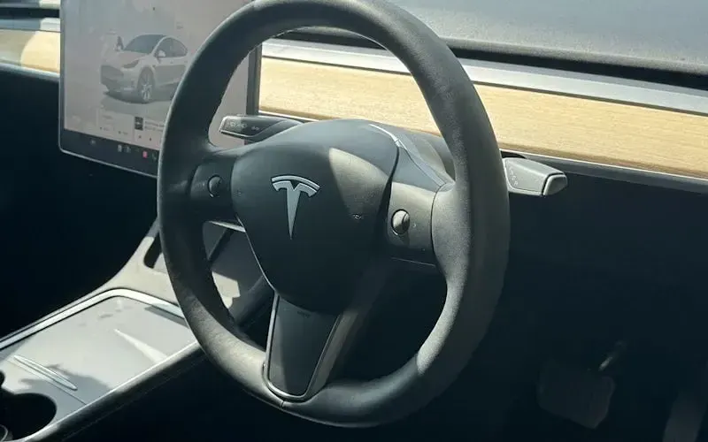 Used Tesla Model Y Long Range AWD 286 kW (389 HP) 2022 White SUV