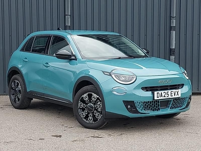 Blue Used 2025 Fiat 600 Hatchback | £18,298 (Fair price) - Image 1/4