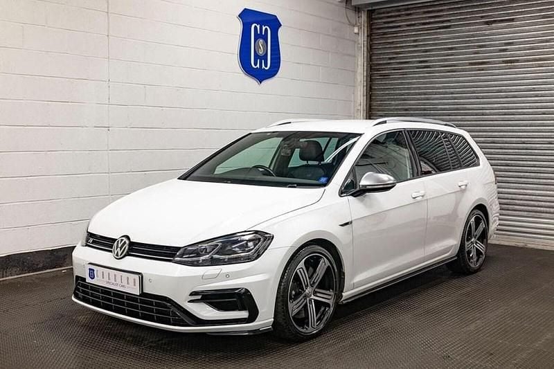 Begagnad VW Golf VII R 300 HK (220 kW) 2019 Vit Kombi