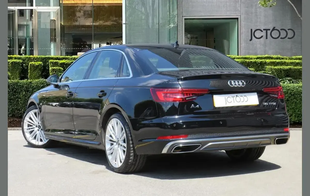 Used Audi A4 S-Line 147 HP (108 kW) 2019 Black Sedan