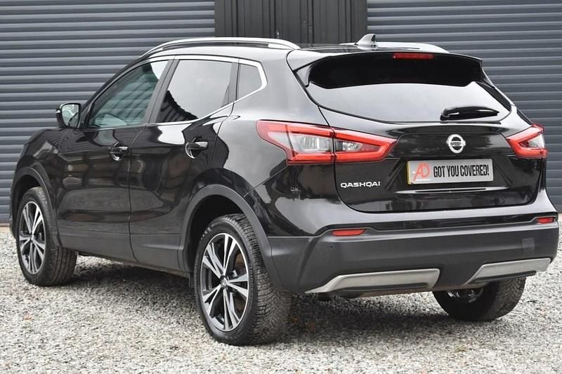 Used Nissan Qashqai N-Connecta 2017 Black SUV