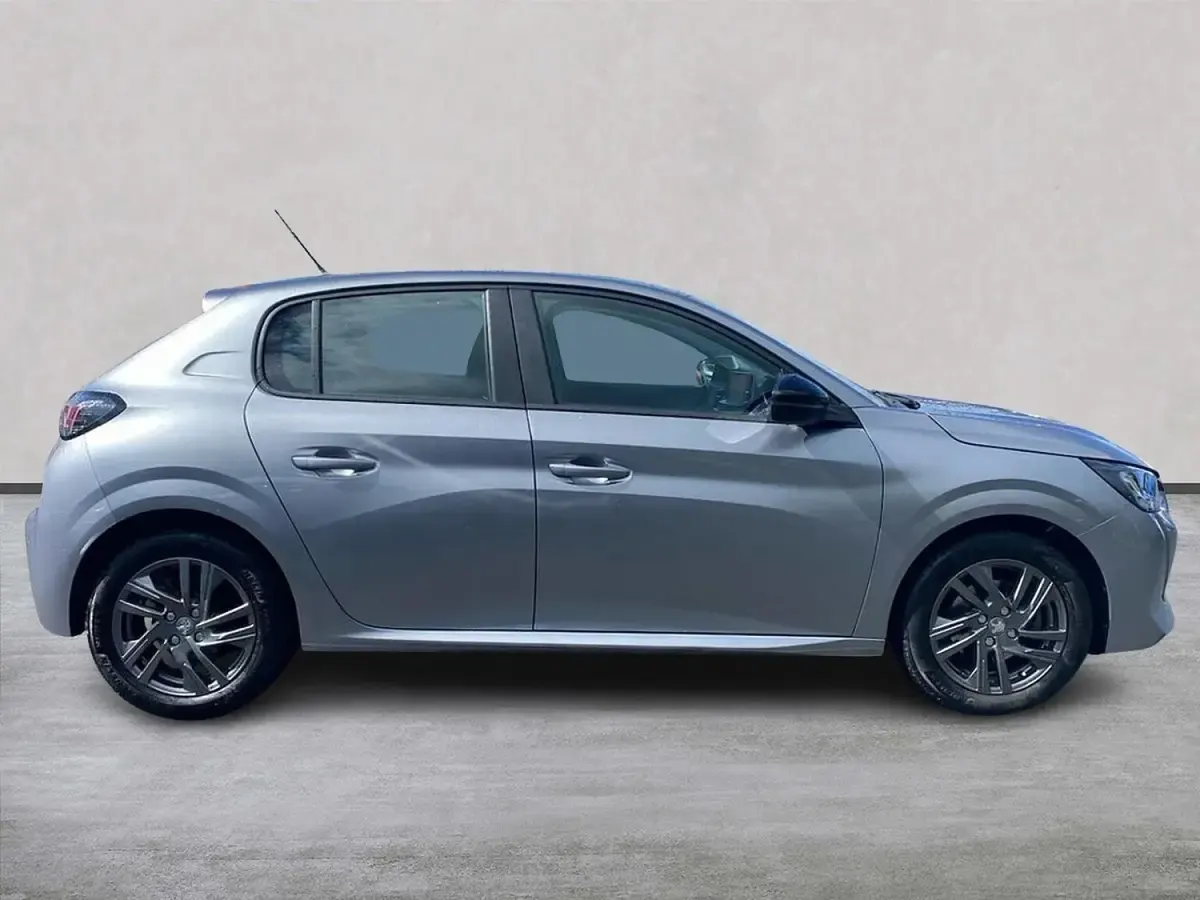 Używany Peugeot 208 Active Premium 2022 Szary Hatchback