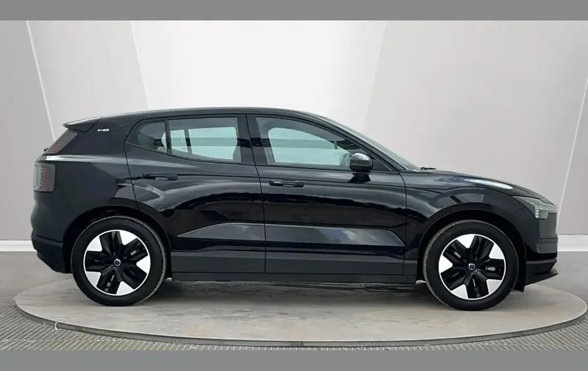 Used Volvo EX30 Core 196 kW (267 HP) 2025 Black SUV