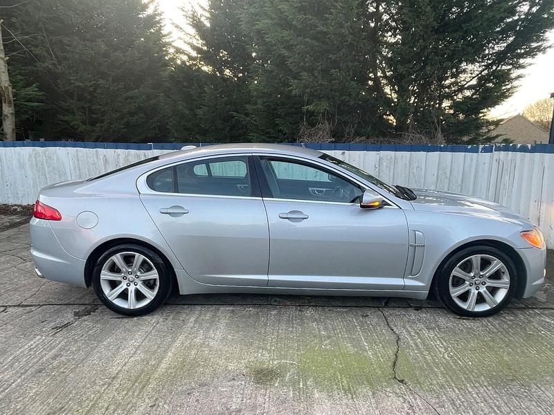 Used Jaguar XF Luxury 240 HP (176 kW) 2010 Silver Sedan