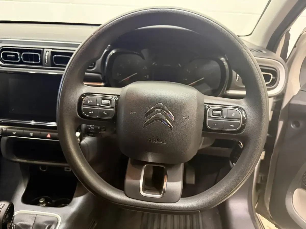 Used Citroën C3 PureTech 82 HP (60 kW) 2023 Beige Hatchback