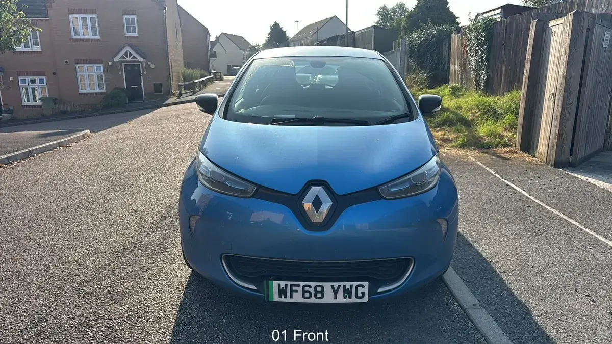 Used Renault Zoe Dynamique 80 kW (109 HP) 2018 Blue Hatchback