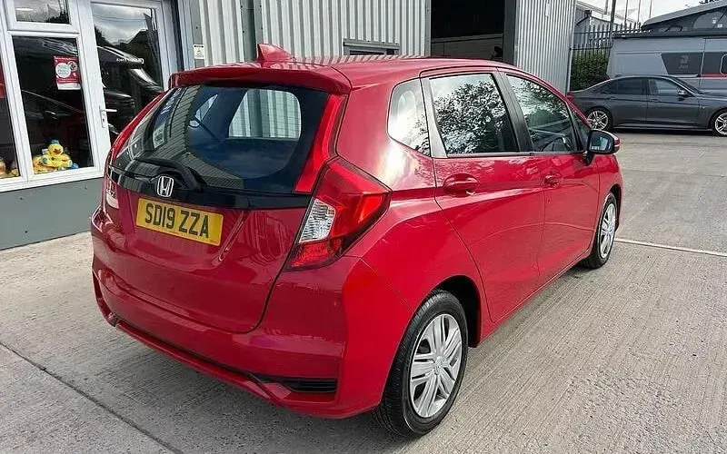 Begagnad Honda Jazz S 102 HK (75 kW) 2020 Halvkombi
