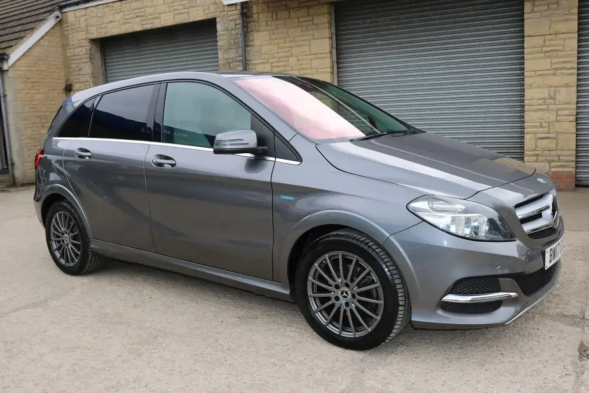 Used Mercedes B250e Executive 131 kW (179 HP) 2017 Grey Hatchback
