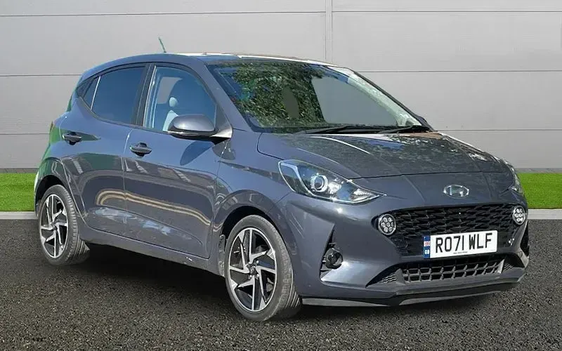 Used Hyundai i10 Premium 67 HP (49 kW) 2023 Hatchback