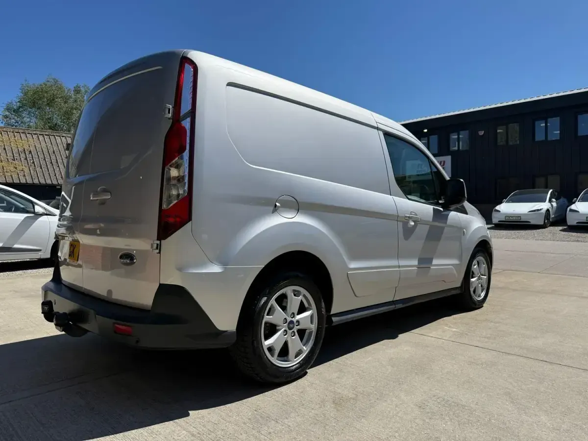 Gebraucht Ford Transit Connect Limited 120 PS (88 kW) 2017 Silber Van / Kleinbus