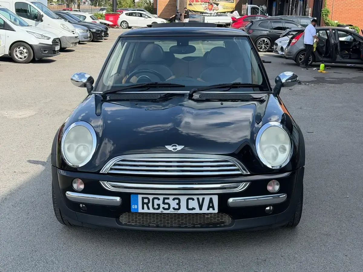 Used Mini Cooper Hatch 115 HP (84 kW) 2003 Black Hatchback