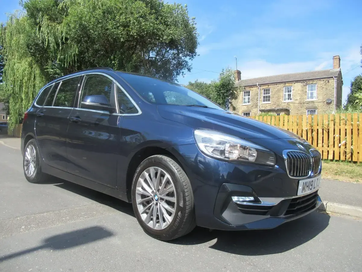Used BMW 218 Luxury Line 138 HP (101 kW) 2019 Blue Estate