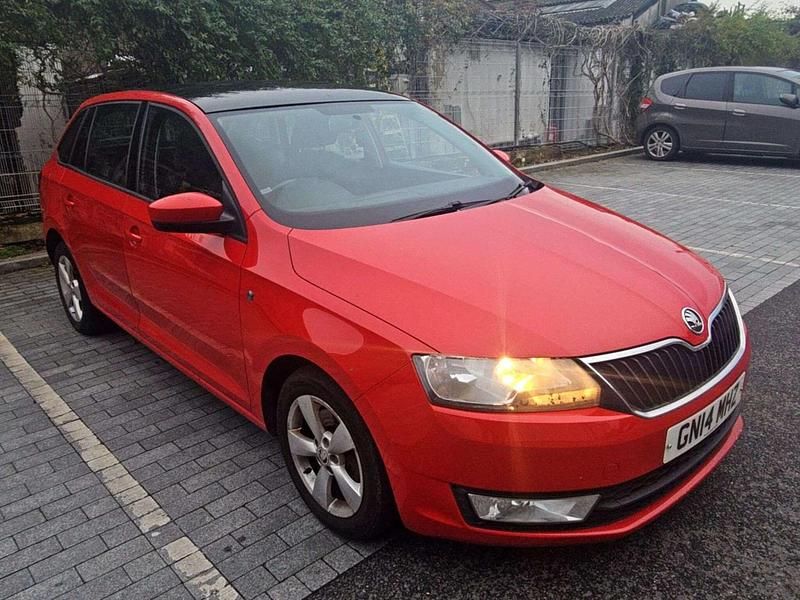 Red Used 2014 Skoda Rapid SE Hatchback | £2,499 (Fair price) - Image 1/4
