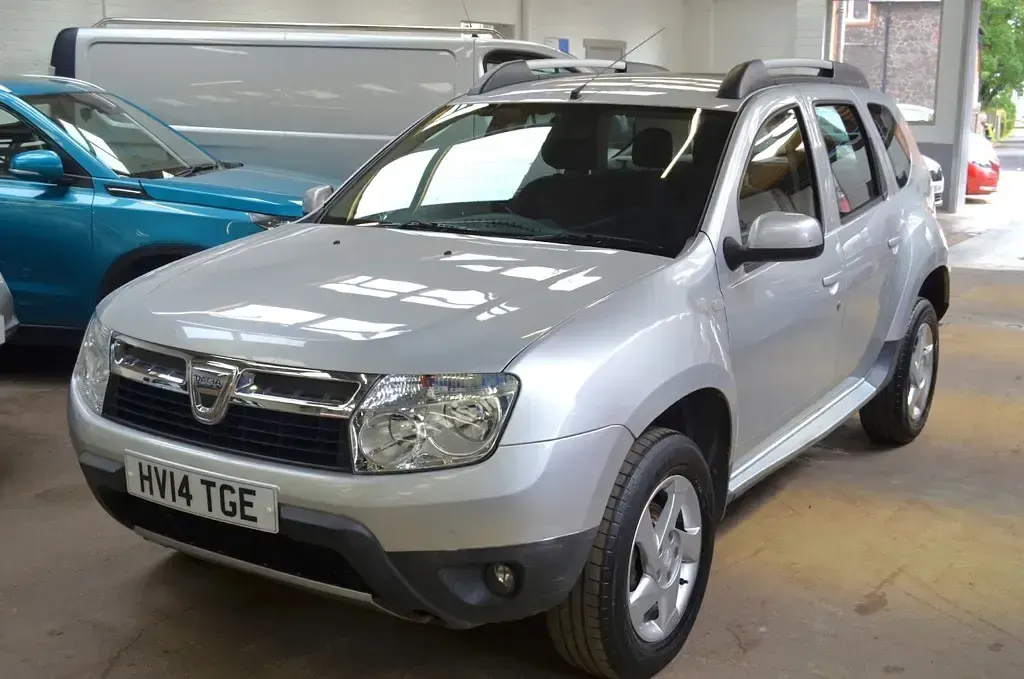 Used Dacia Duster Lauréate 110 HP (80 kW) 2014 Silver SUV