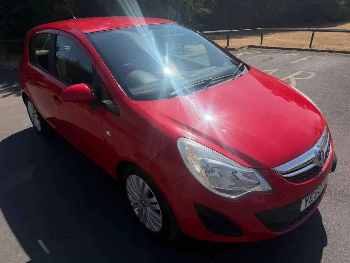 Used Vauxhall Corsa 90 HP (66 kW) 2011 Red Hatchback