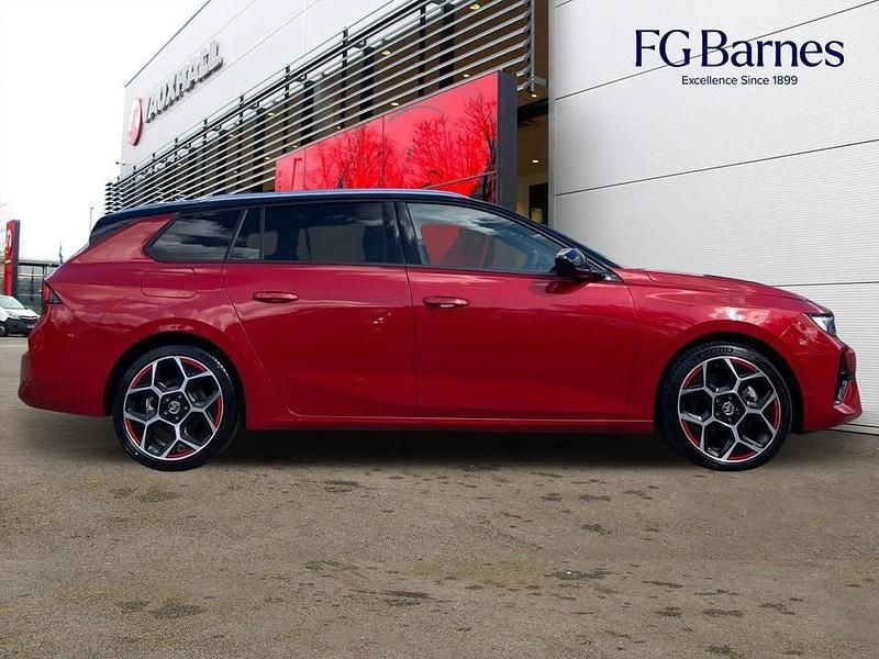 Red Used 2025 Vauxhall Astra GS Line Estate | £21,995 (Fair price) - Image 1/3
