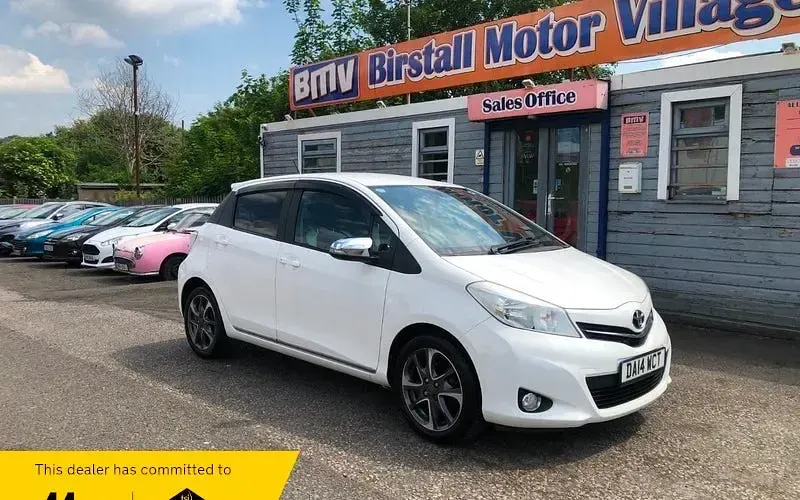 Begagnad Toyota Yaris Trend 101 HK (74 kW) 2014 Halvkombi