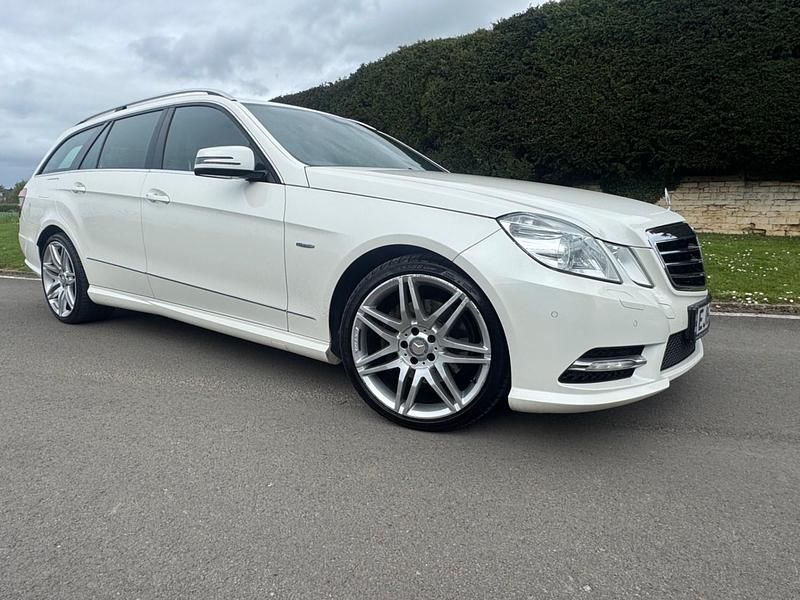 Begagnad Mercedes E220 170 HK (125 kW) 2012 Vit Kombi