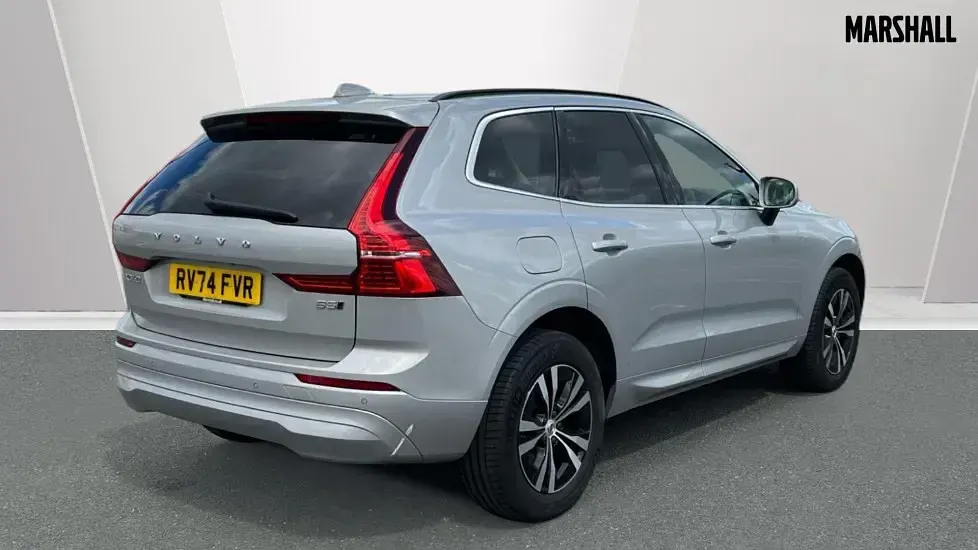 Used Volvo XC60 Core 250 HP (183 kW) 2024 Silver SUV