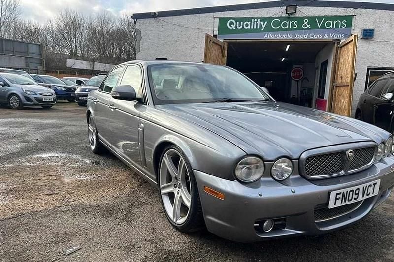 Used Jaguar XJ 207 HP (152 kW) 2009 Grey Sedan