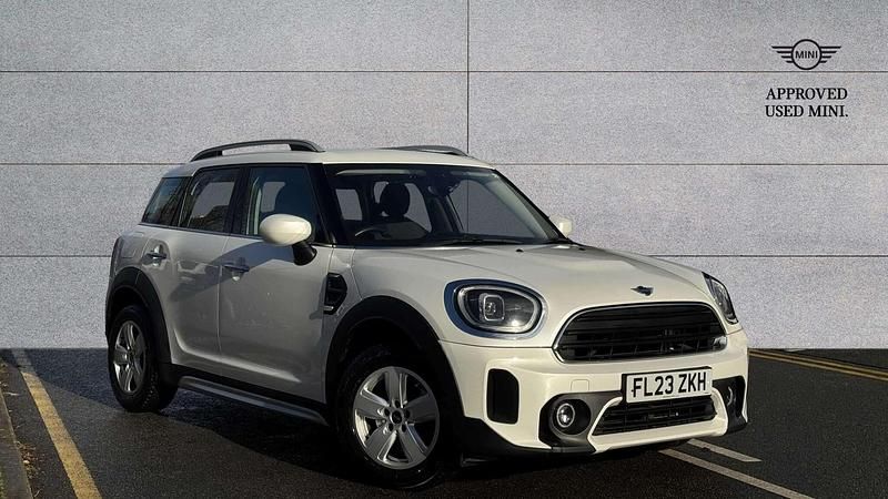 White Used 2023 Mini Cooper Countryman Classic SUV | £22,700 (Good price) - Image 1/4