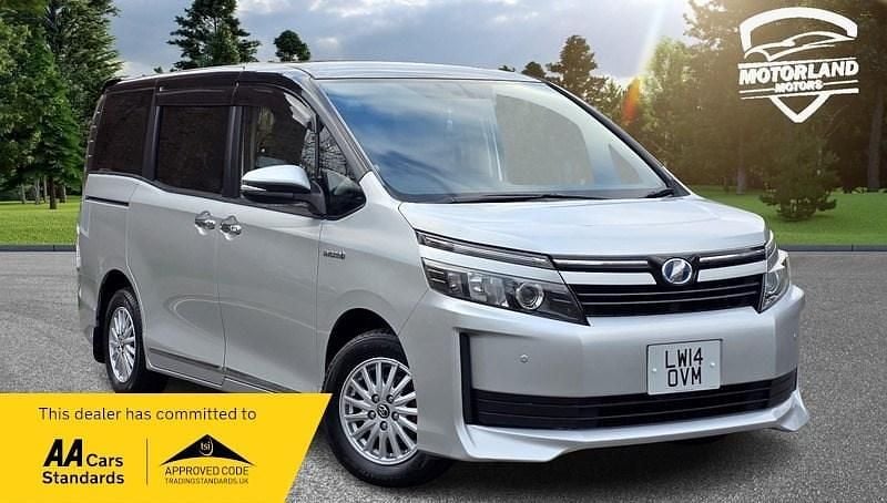 Used Toyota Voxy 2014 Silver MPV