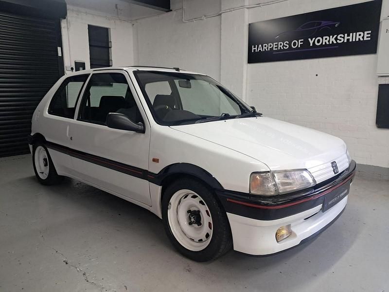 Second-hand Peugeot 106 100 CP (73 kW) 1993 Alb Hatchback