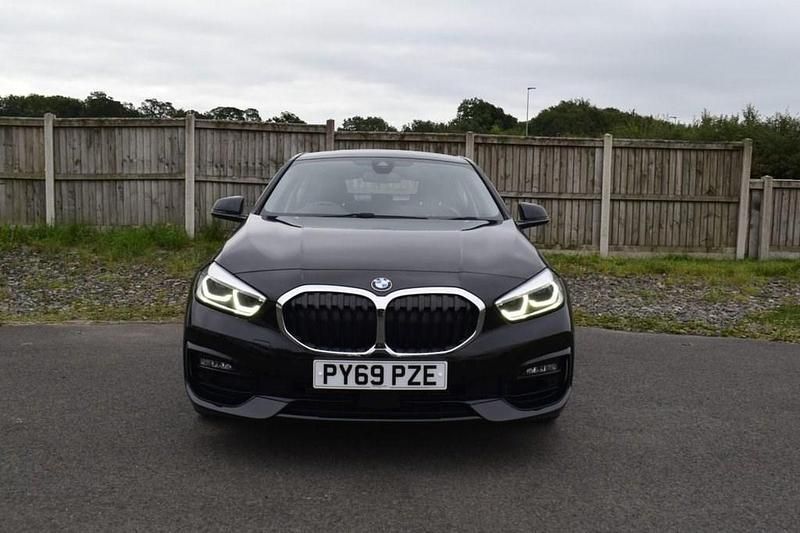 Used BMW 118 Sport Line 140 HP (102 kW) 2019 Black Hatchback