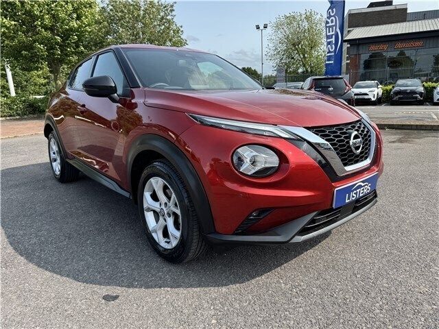 Solid flame red Used 2020 Nissan Juke N-Connecta SUV | £13,145 (Fair price) - Image 1/4
