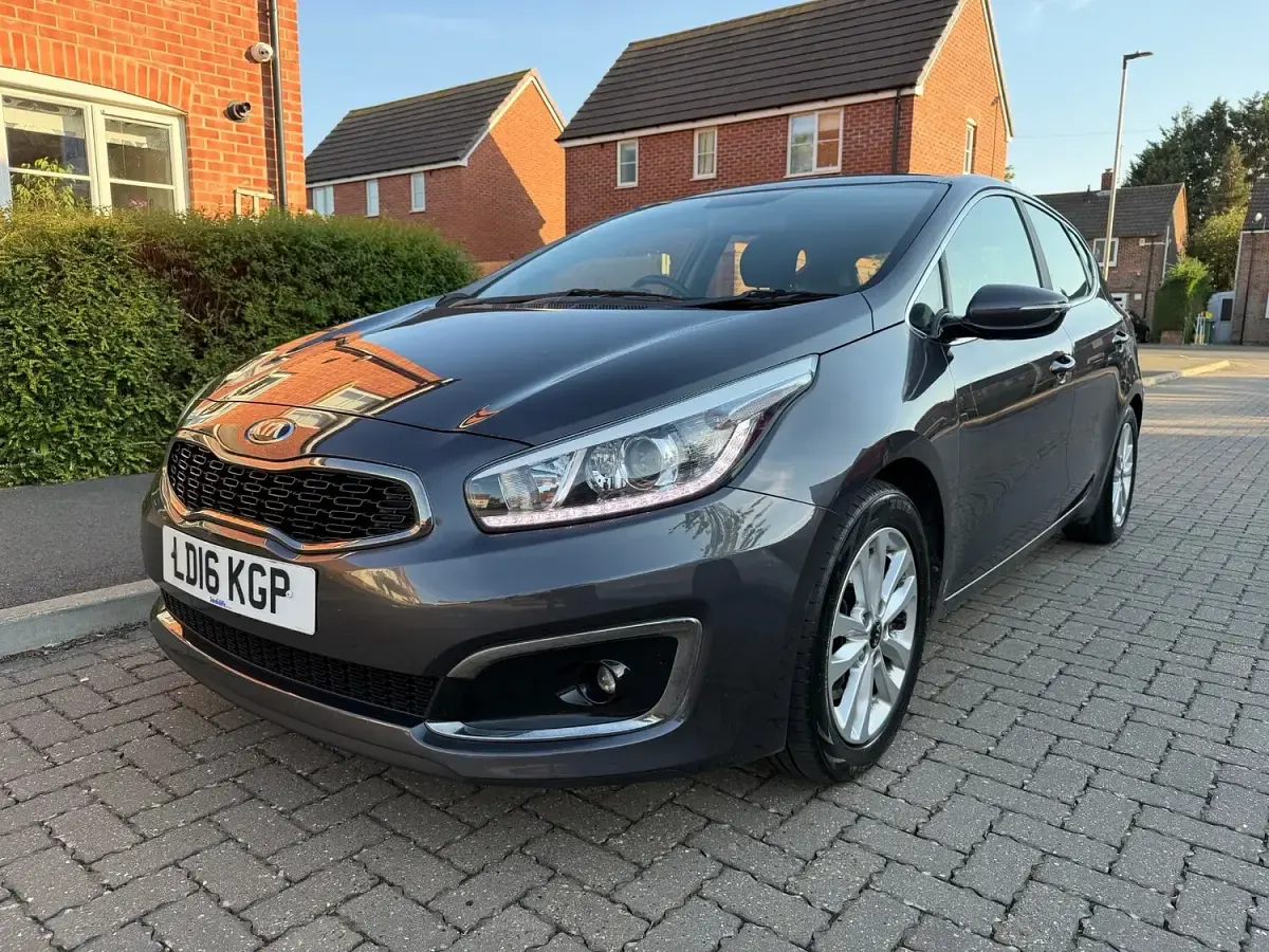 Used Kia Ceed 2016 Silver Hatchback