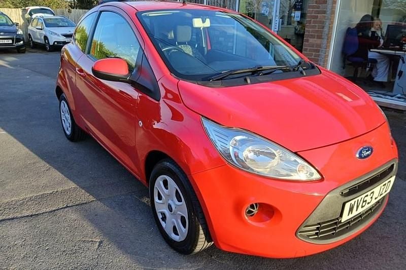 Used Ford Ka 69 HP (50 kW) 2013 Red Hatchback