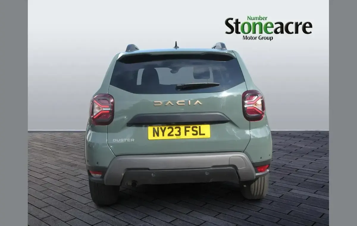 Used Dacia Duster Extreme 98 HP (72 kW) 2023 Green SUV