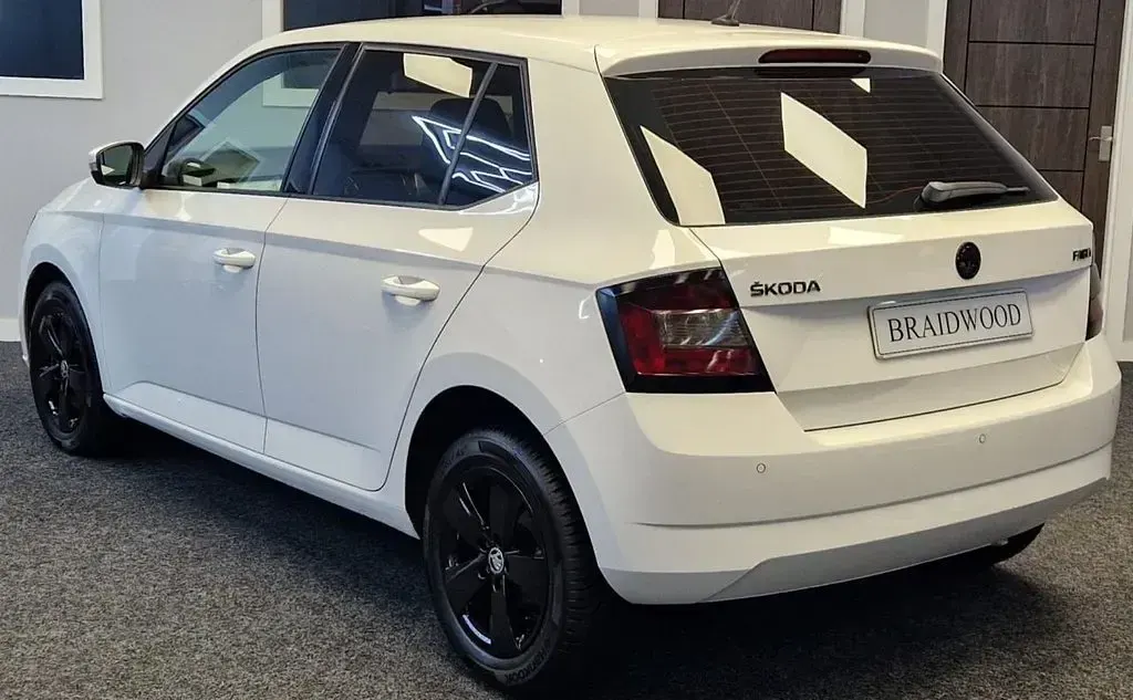 Used Skoda Fabia SE 110 HP (80 kW) 2018 White Hatchback