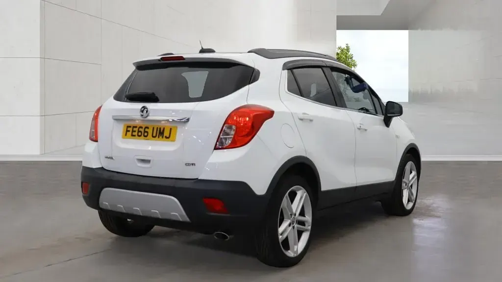Used Vauxhall Mokka Edition 136 HP (100 kW) 2016 White SUV