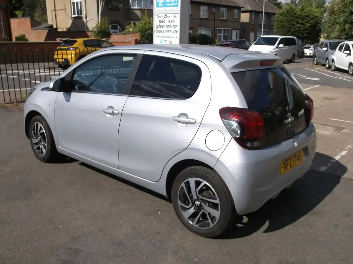 Used Peugeot 108 Allure 82 HP (60 kW) 2015 Silver Hatchback