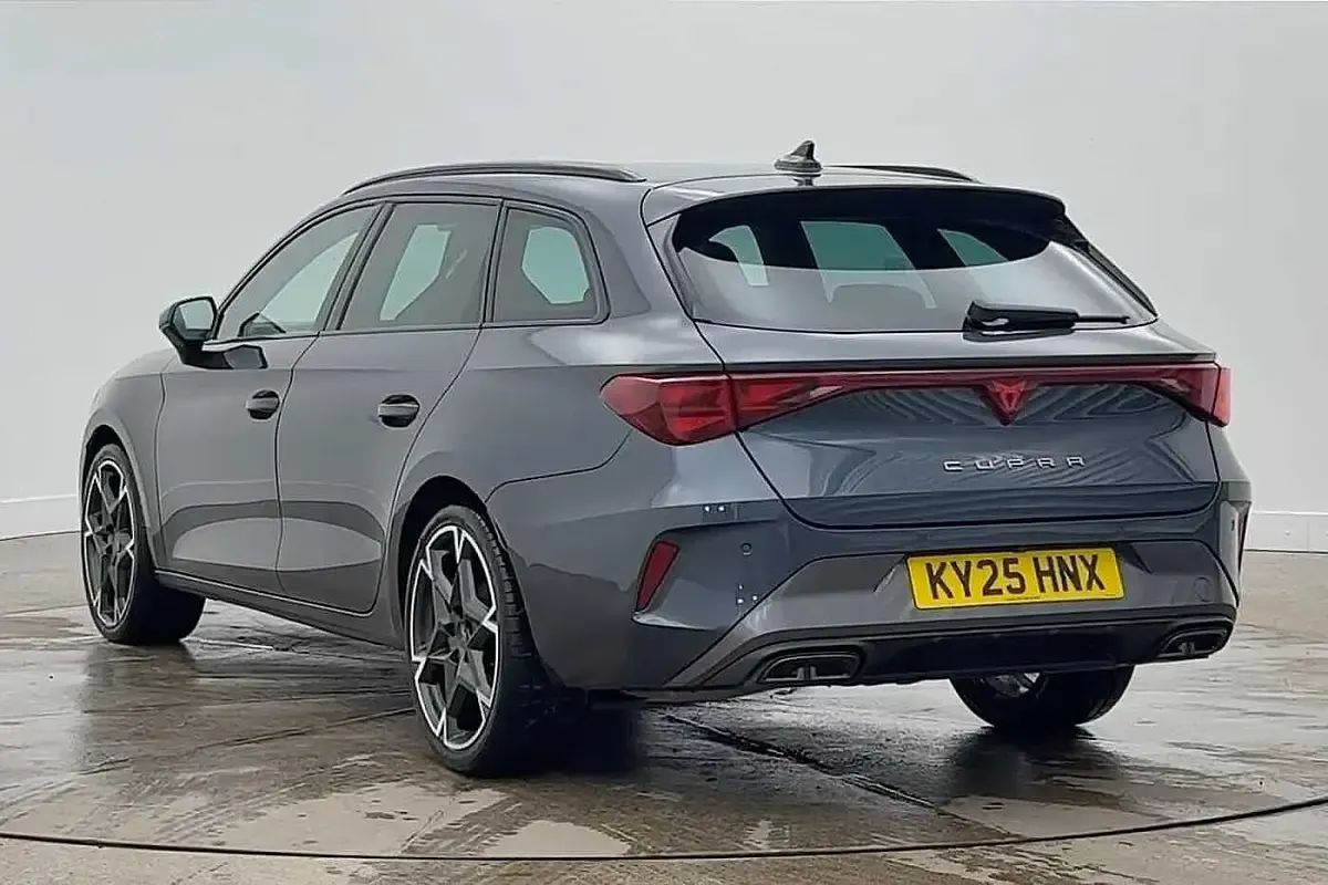 Used Cupra Leon 150 HP (110 kW) 2025 Grey Estate