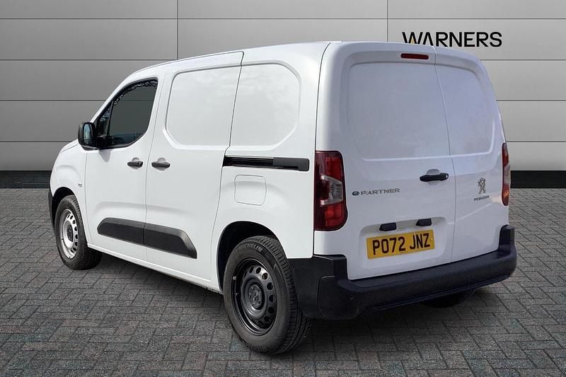 Used Peugeot E-Partner Premium 98 kW (134 HP) 2023 White MPV