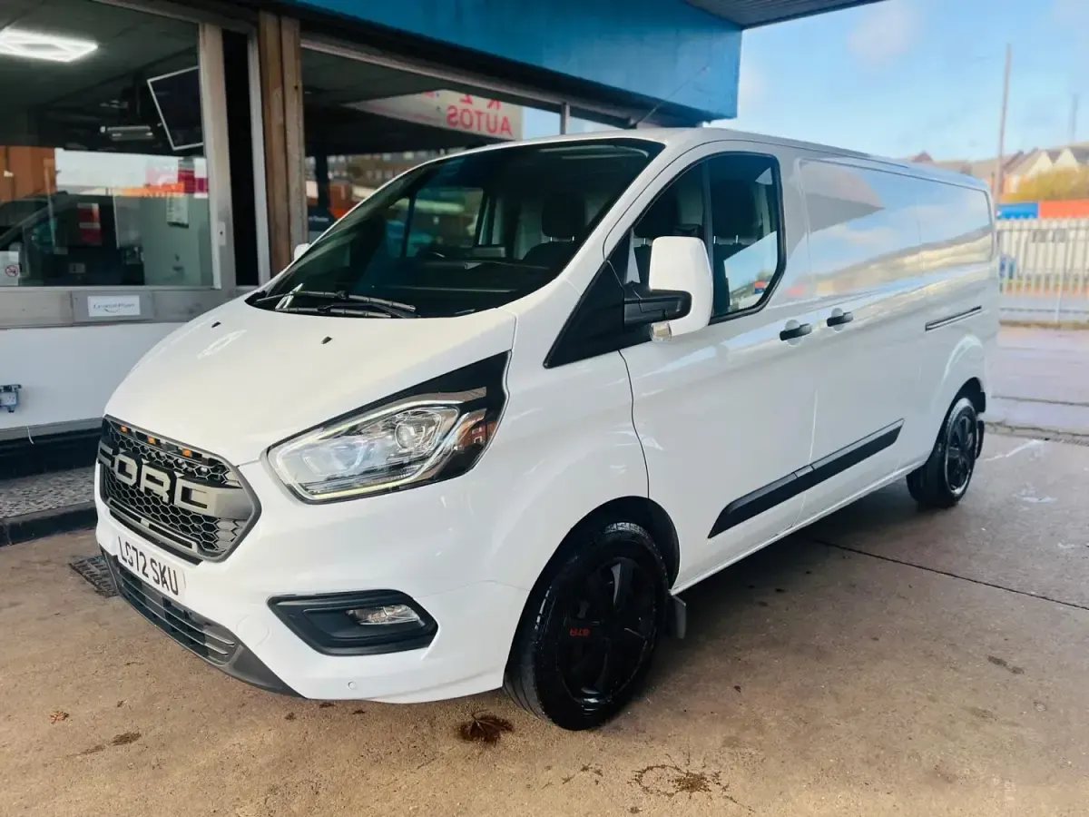 Begagnad Ford Transit Custom Trend 130 HK (95 kW) 2022 Vit Van