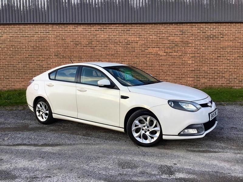 White Used 2015 MG MG6 Hatchback | £3,000 - Image 1/4