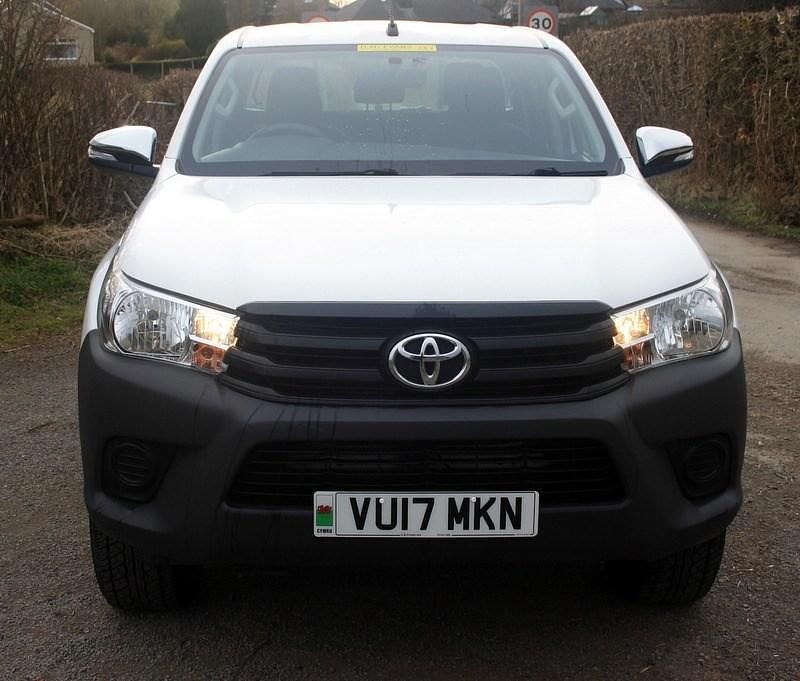 Usado Toyota HiLux Active 150 HP (110 kW) 2017 Branco Pickup