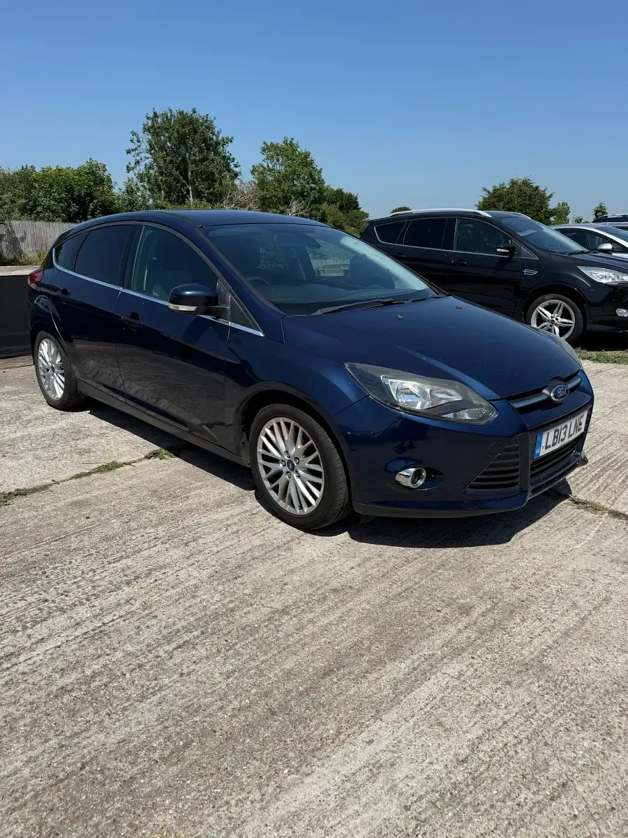 Used Ford Focus Zetec 115 HP (84 kW) 2013 Blue Hatchback