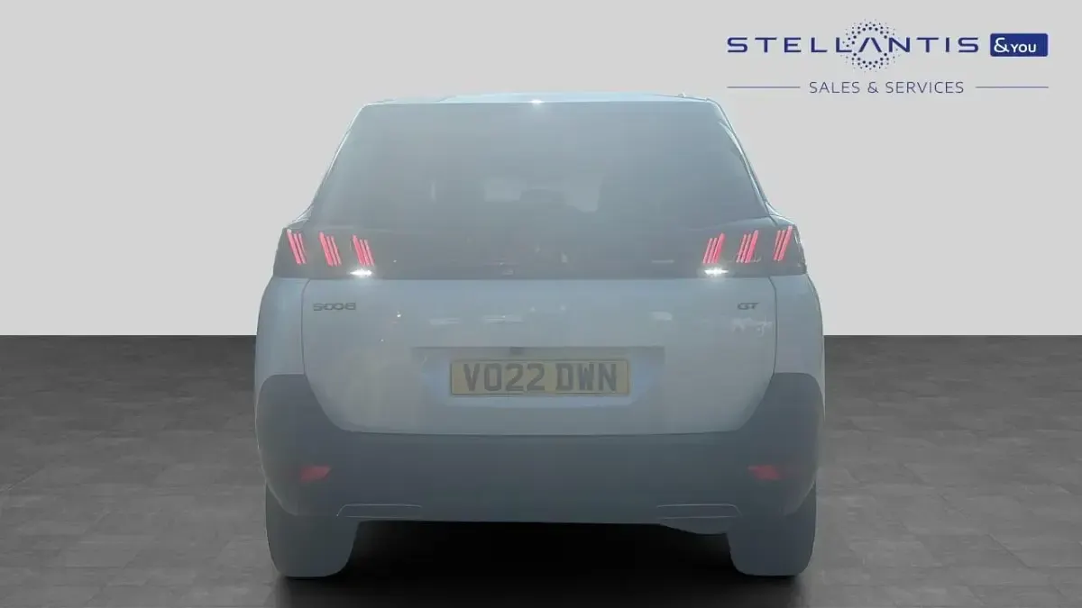 Used Peugeot 5008 Premium 129 HP (94 kW) 2022 White SUV