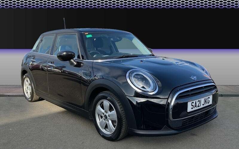 Used 2022 Mini Cooper Classic Hatchback | £13,768 (Good price) - Image 1/4
