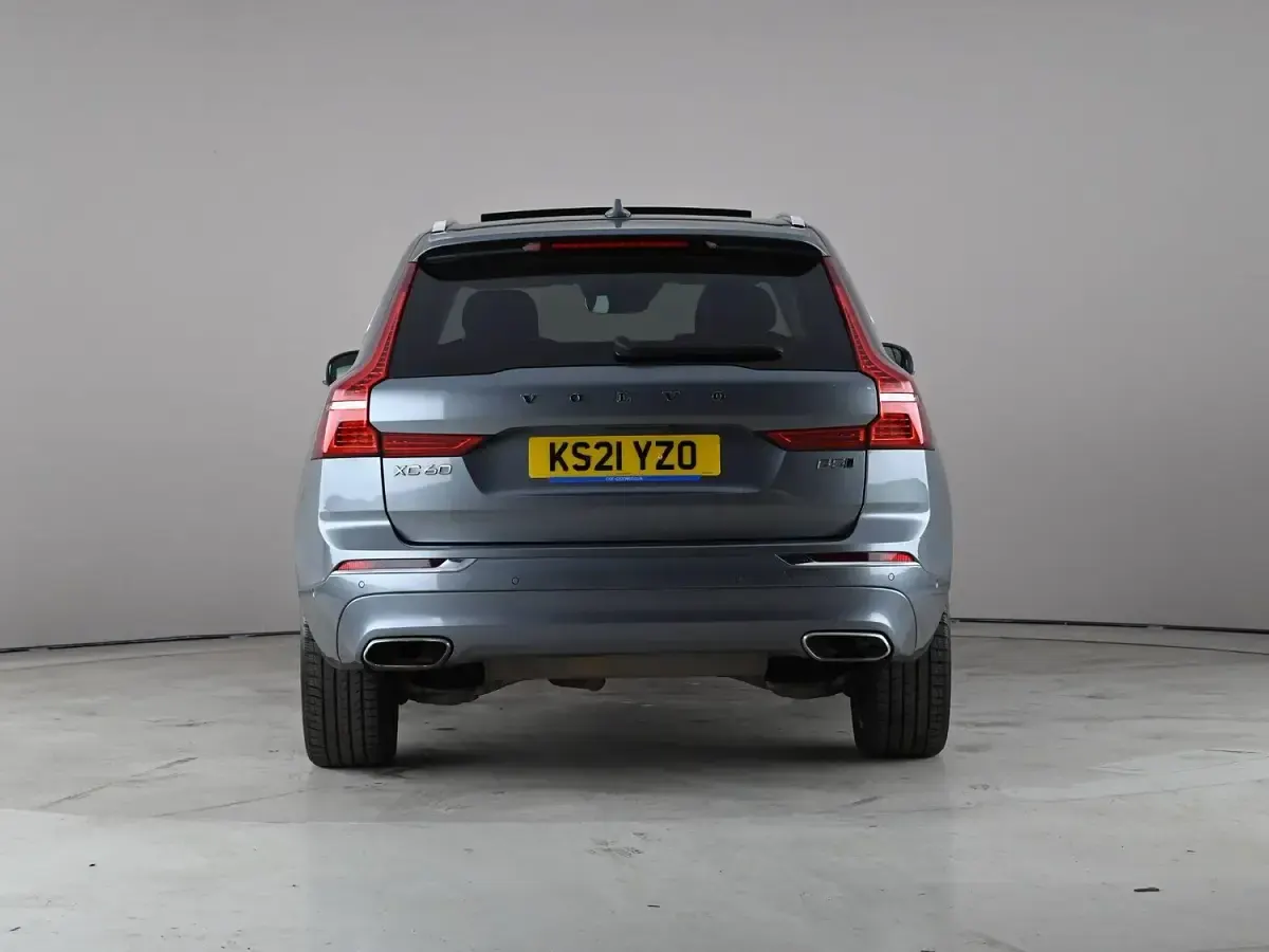 Used Volvo XC60 Inscription 250 HP (183 kW) 2021 Grey SUV