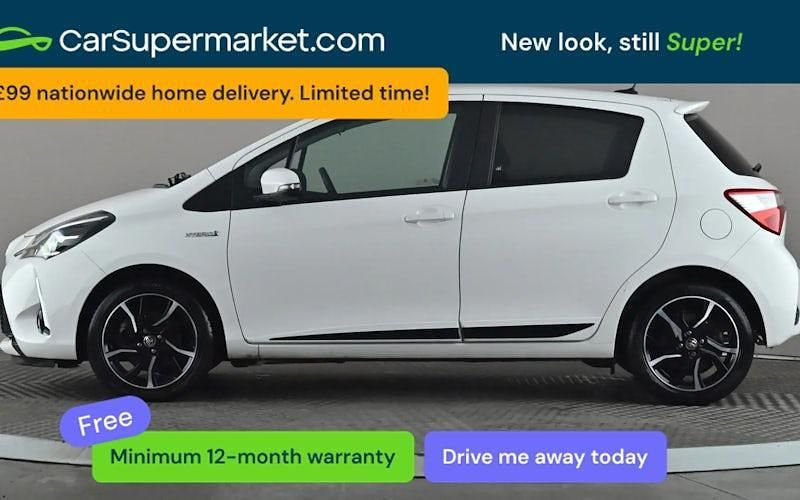 Used Toyota Yaris Hybrid Design 101 HP (74 kW) 2018 White Hatchback