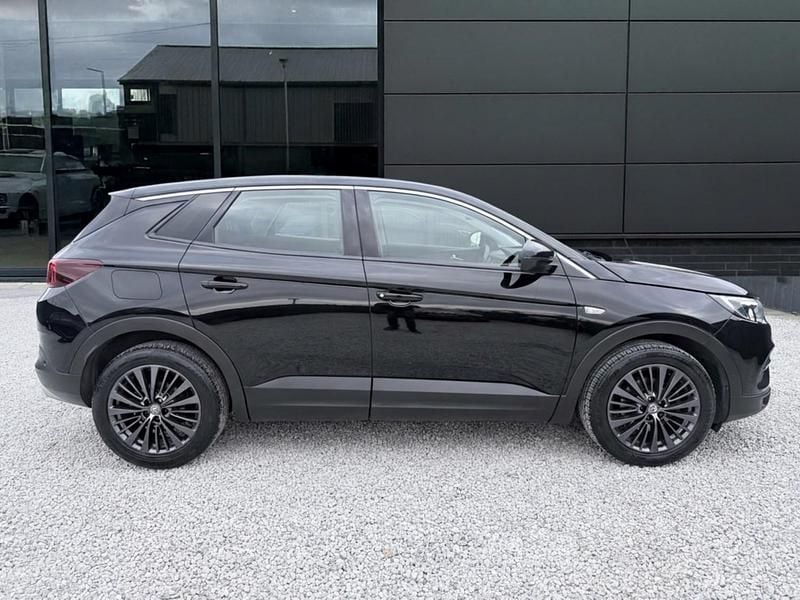 Used Vauxhall Grandland X Business Edition 130 HP (95 kW) 2020 Black SUV