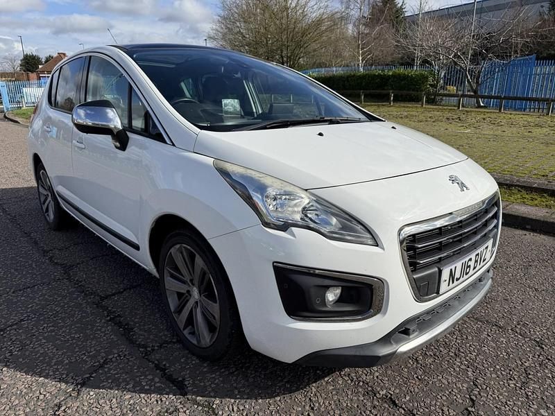 Used Peugeot 3008 Allure 2016 White Hatchback
