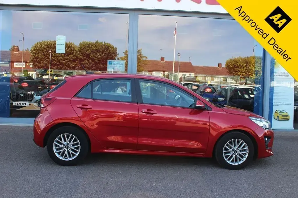 Used Kia Rio 83 HP (61 kW) 2023 Red Hatchback