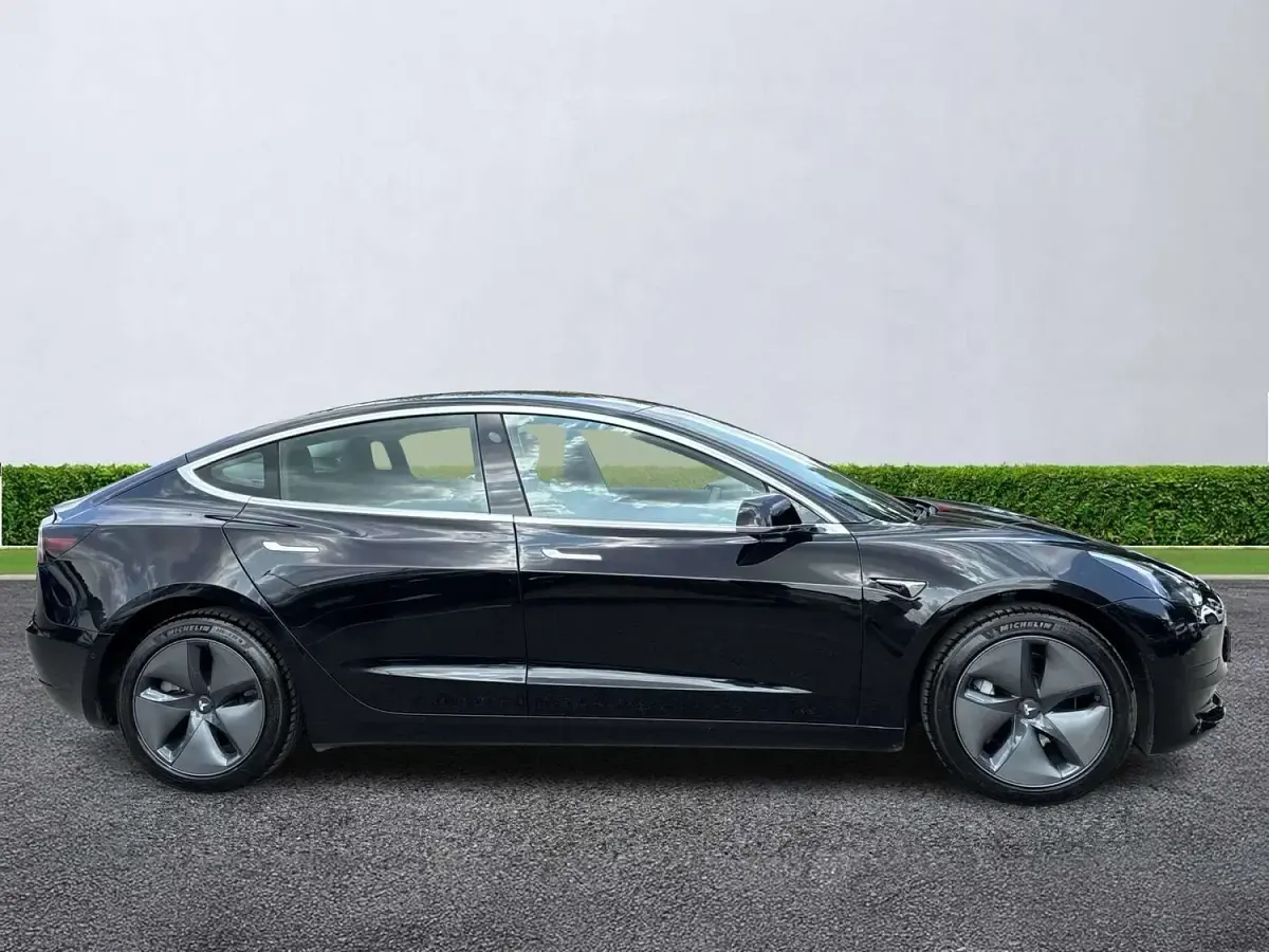 Used Tesla Model 3 Standard Range 239 kW (325 HP) 2019 Black Sedan