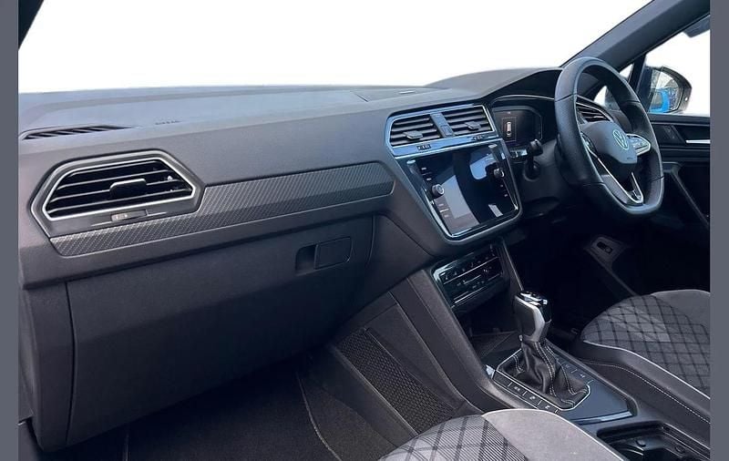 Used VW Tiguan R-line 150 HP (110 kW) 2022 Black SUV